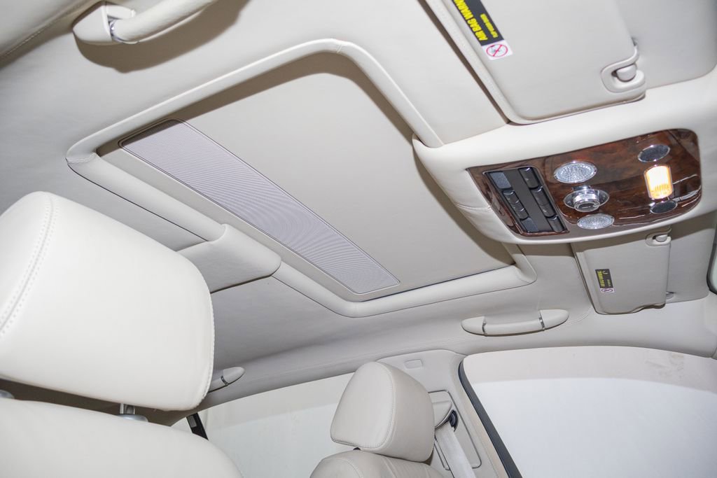 Used 2012 Bentley Flying Spur Flying Spur AWD/4WD image 26