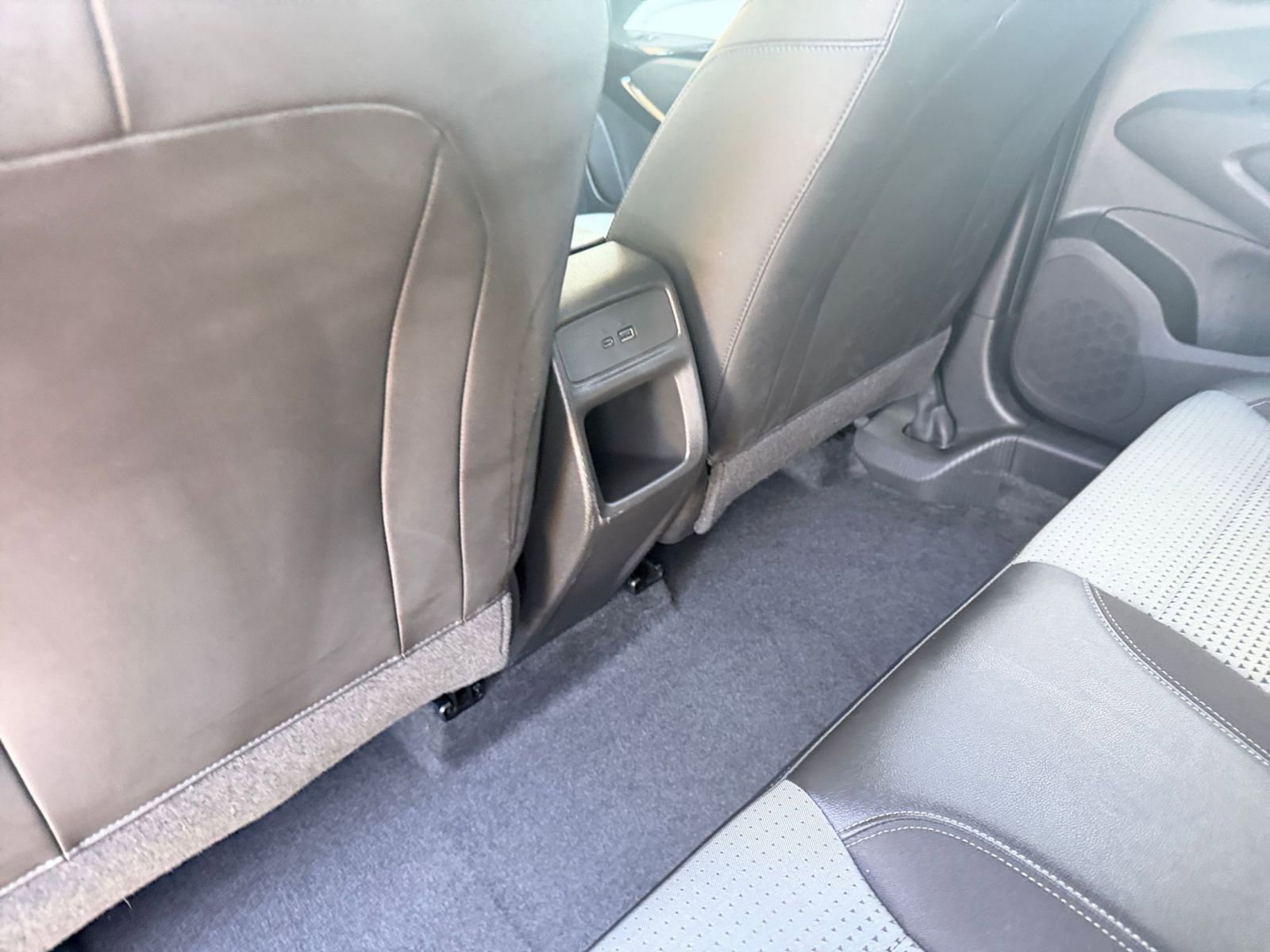 Used 2025 Chevrolet Trax LT FWD image 23