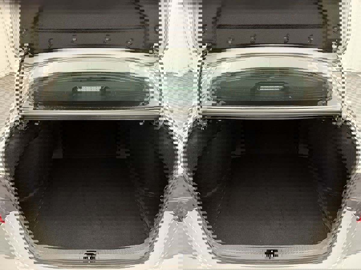 Used 2025 Toyota Camry LE image 31