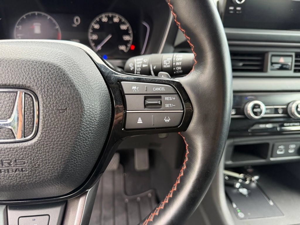 Used 2025 Honda Pilot TrailSport image 18