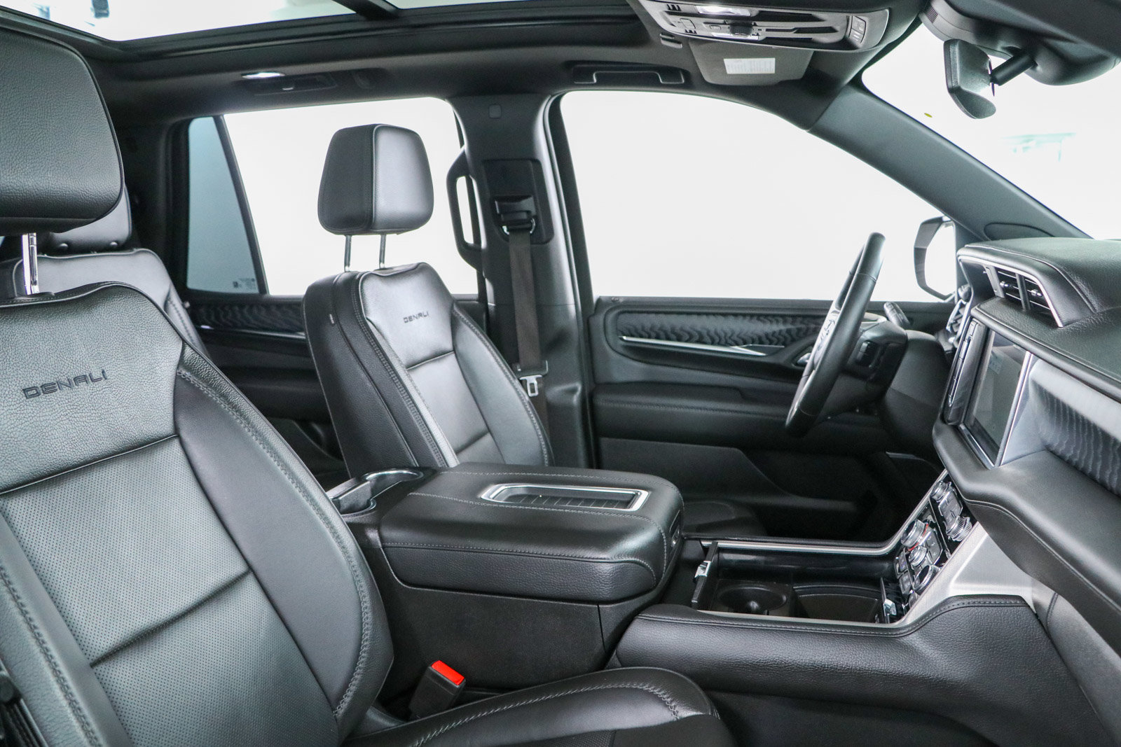 Used 2023 GMC Yukon Denali AWD/4WD image 31