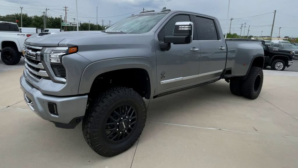 New 2026 Chevrolet Silverado 3500 High Country w/ High Country Premium Package AWD/4WD image 6