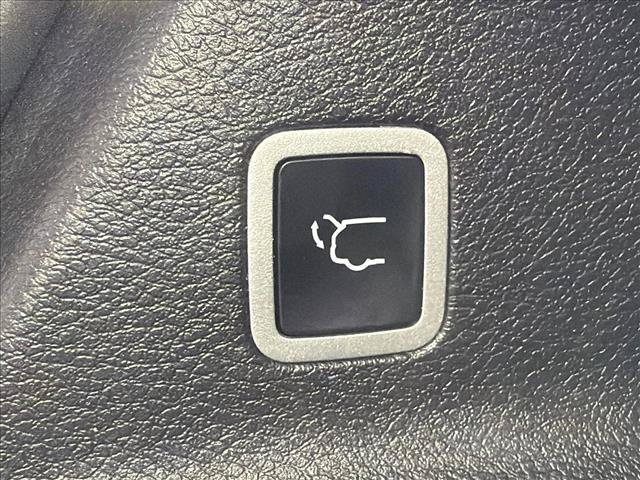 Used 2025 Chrysler Pacifica Select FWD image 18