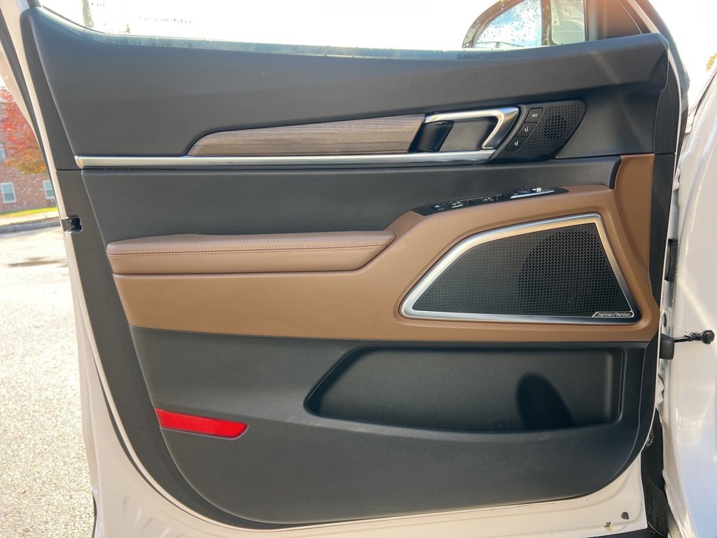 Certified 2022 Kia Telluride SX w/ SX Prestige Package image 10