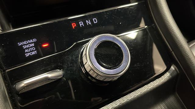 Used 2024 Jeep Grand Cherokee L Limited w/ Black Appearance Package image 19