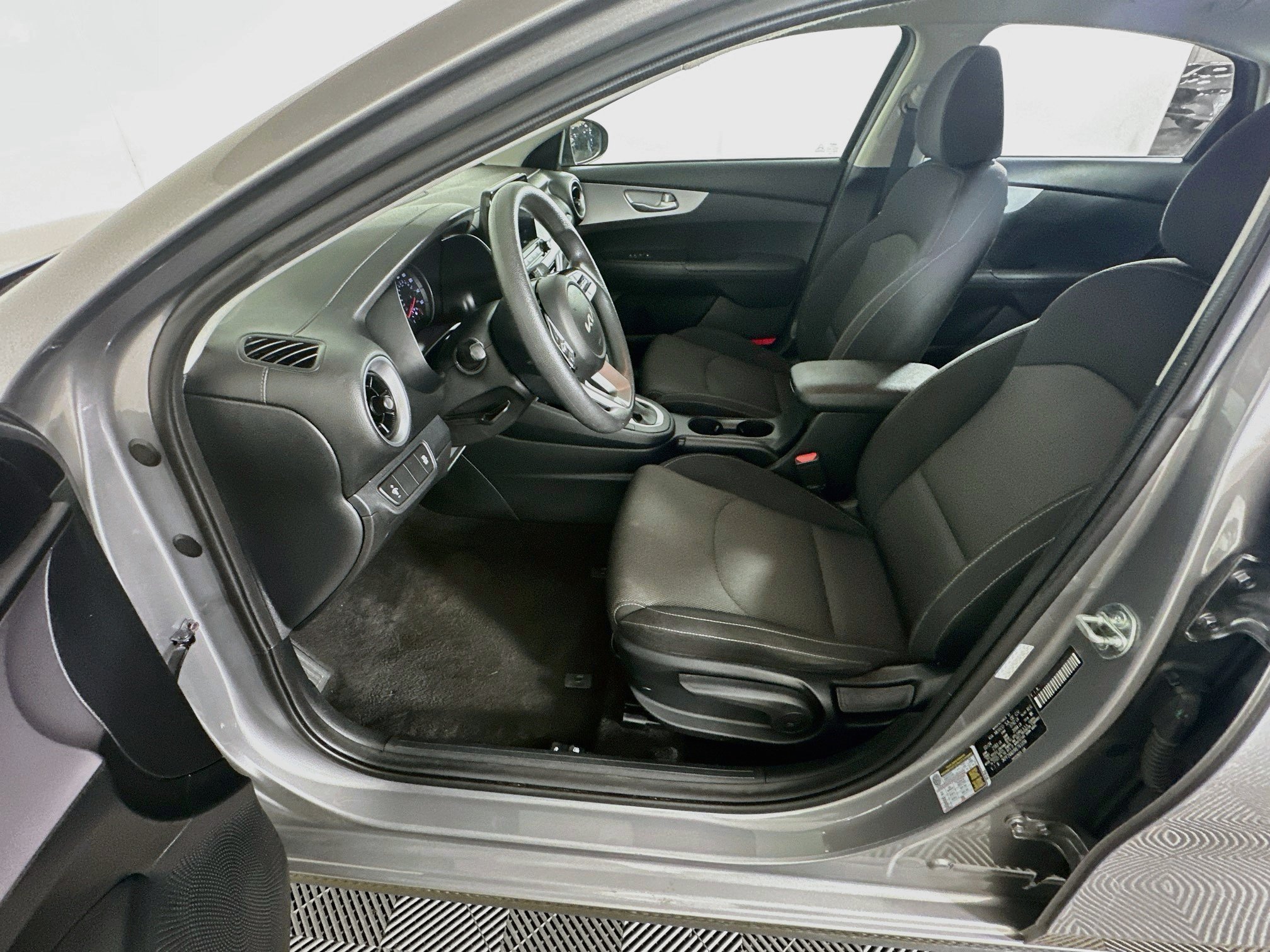 Used 2024 Kia Forte LXS FWD image 13