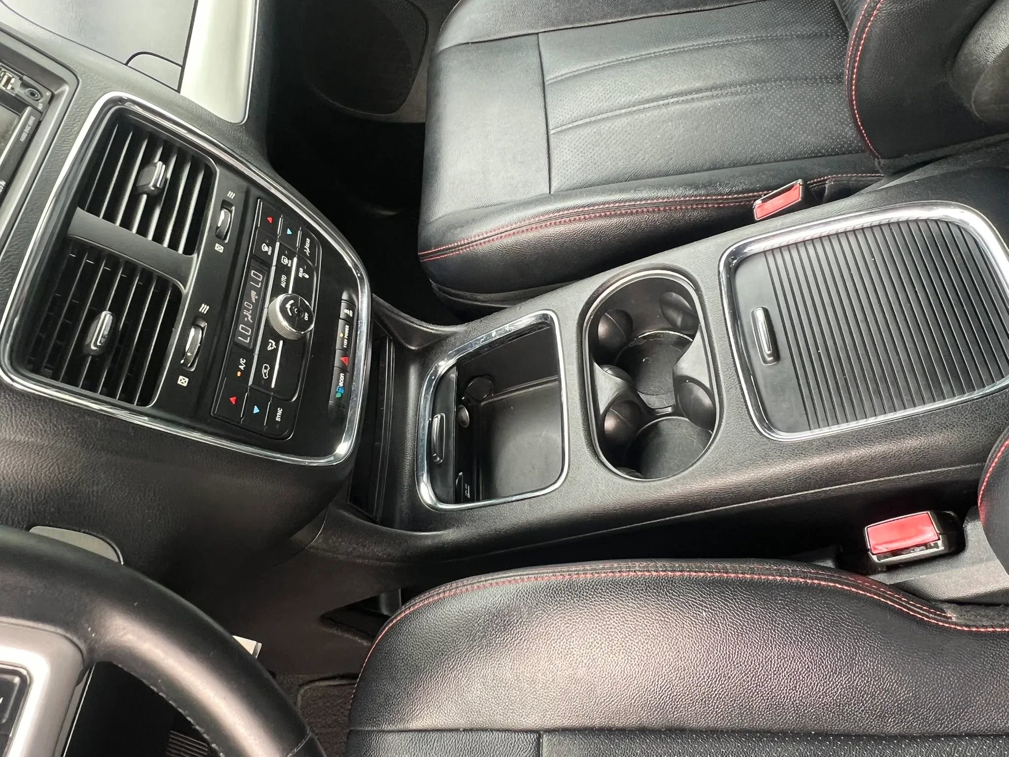 Used 2016 Dodge Grand Caravan R/T FWD image 17