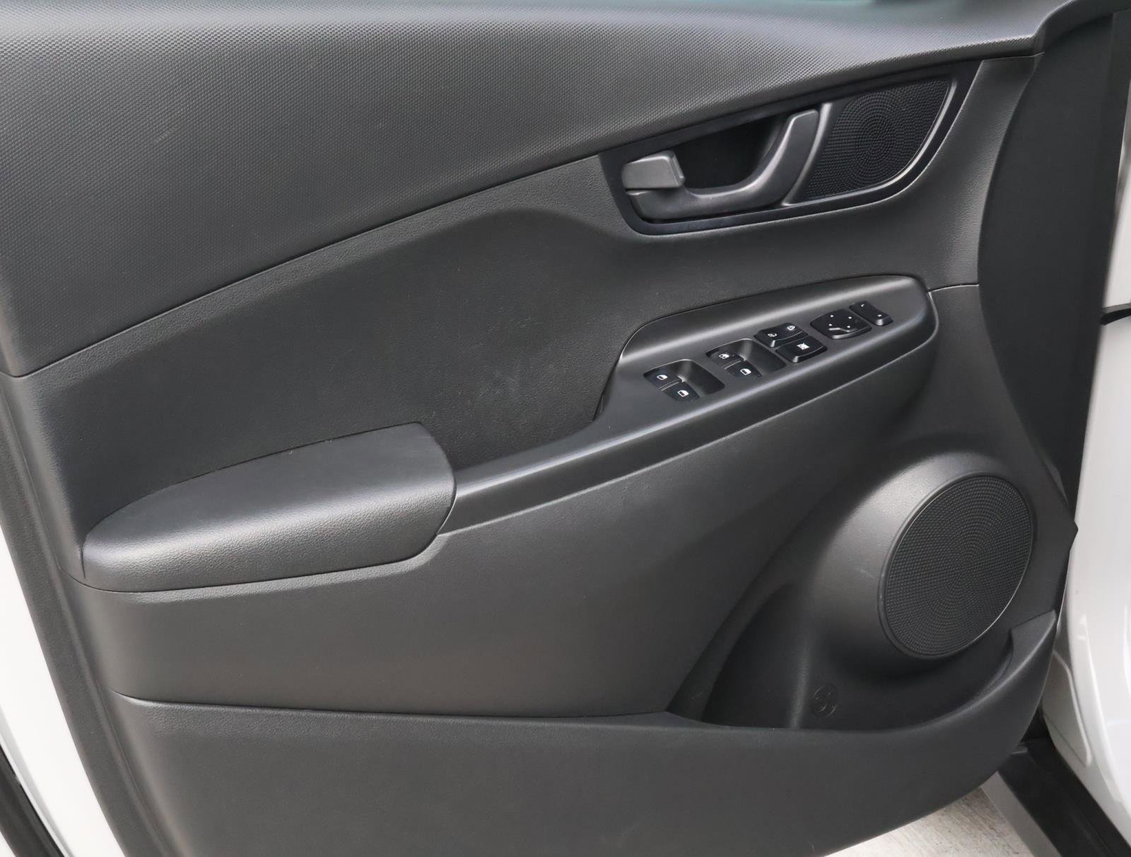 Used 2022 Hyundai Kona SEL w/ Cargo Package image 13