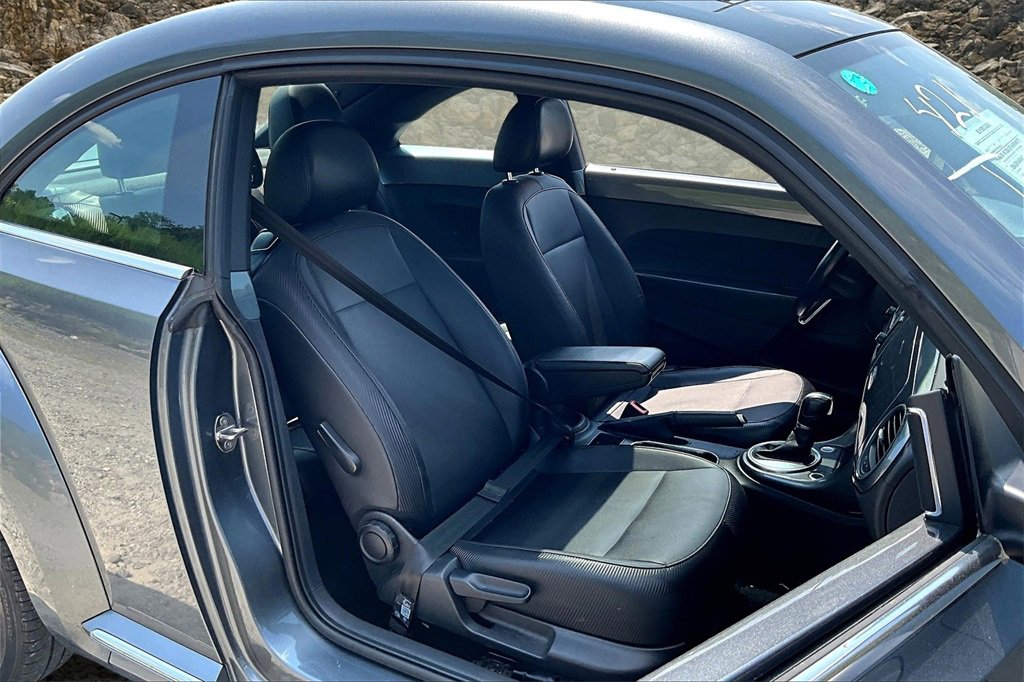 Used 2019 Volkswagen Beetle 2.0T SE image 7
