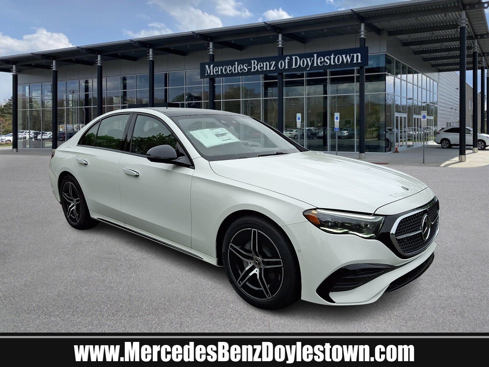 New 2026 Mercedes-Benz E 350 4MATIC Sedan image 1