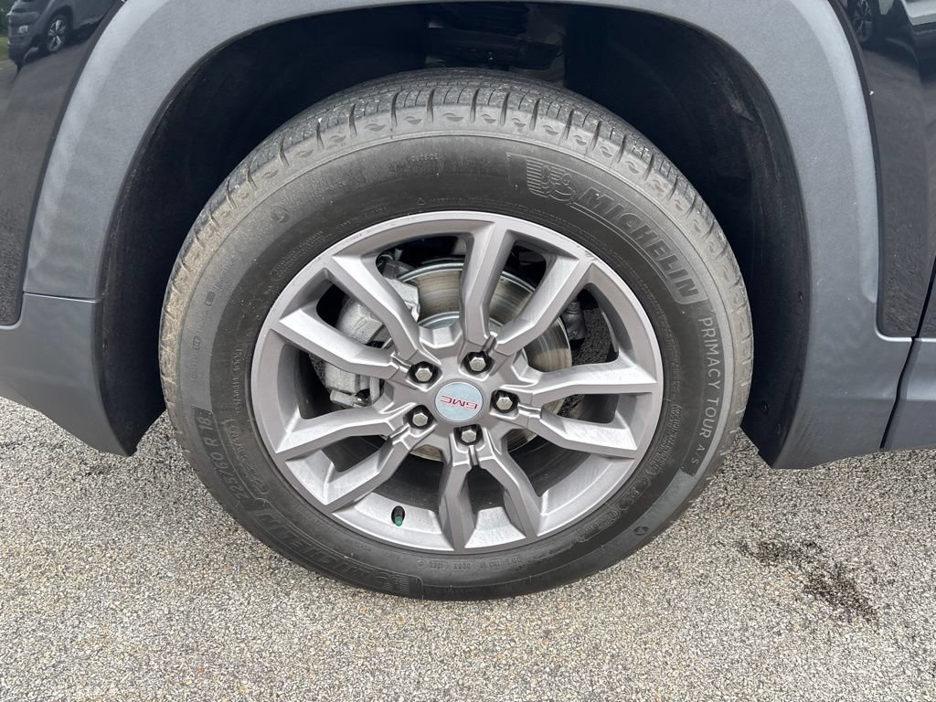 Used 2023 GMC Terrain SLT AWD/4WD image 9