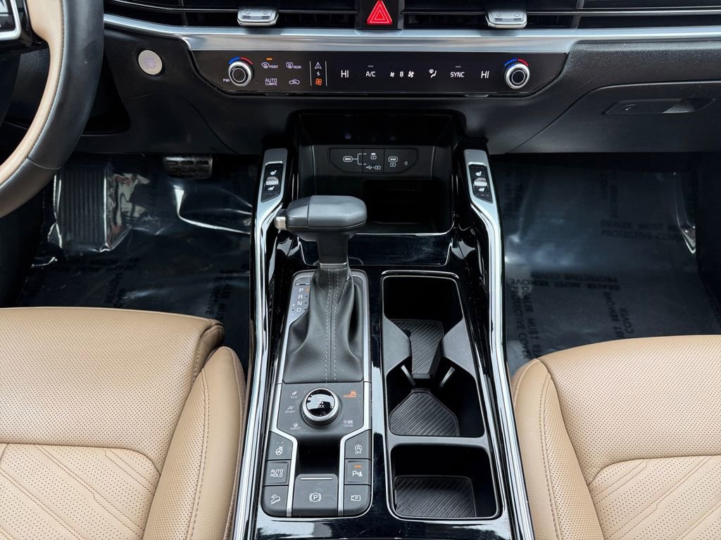 Used 2025 Kia Sorento SX Prestige w/ Olive Brown Leather Package image 11