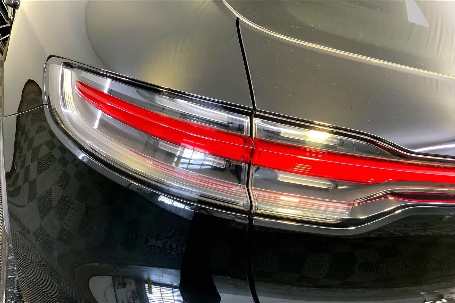 Used 2023 Porsche Macan Turbo AWD/4WD image 28