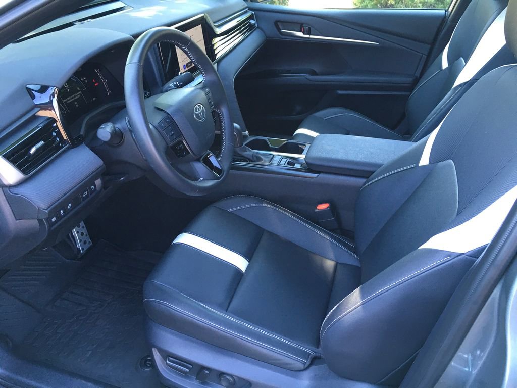 Used 2025 Toyota Camry SE AWD/4WD image 21