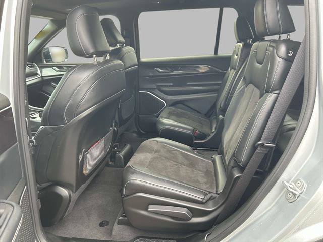 Used 2022 Jeep Grand Cherokee L Altitude image 10