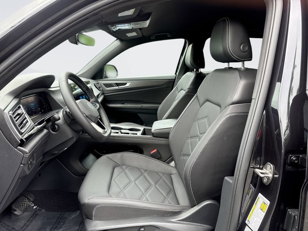 Used 2024 Volkswagen Atlas Cross Sport SE AWD/4WD image 13