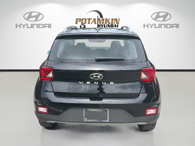 New 2026 Hyundai Venue SEL FWD image 6