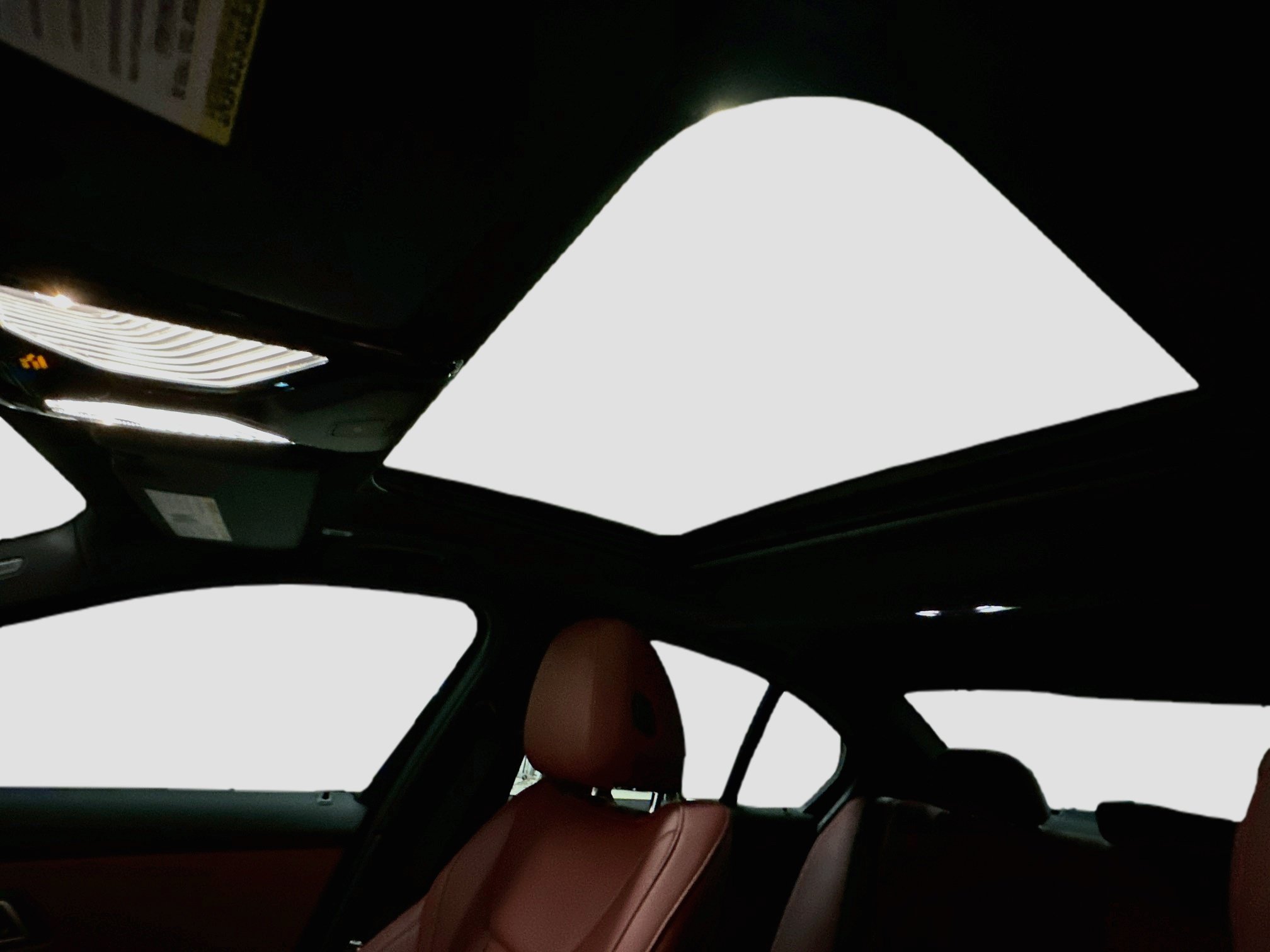 Certified 2023 BMW 330i Sedan w/ Convenience Package RWD image 21