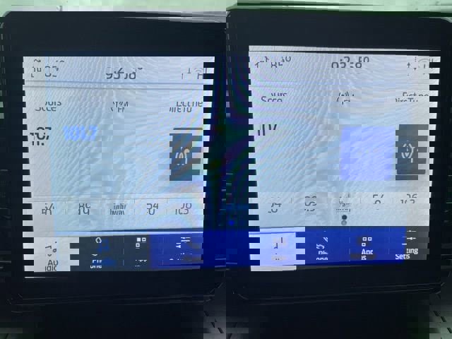 Used 2022 Ford Explorer XLT image 32