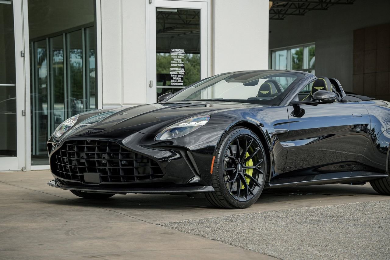 New 2026 Aston Martin V8 Vantage Roadster image 10
