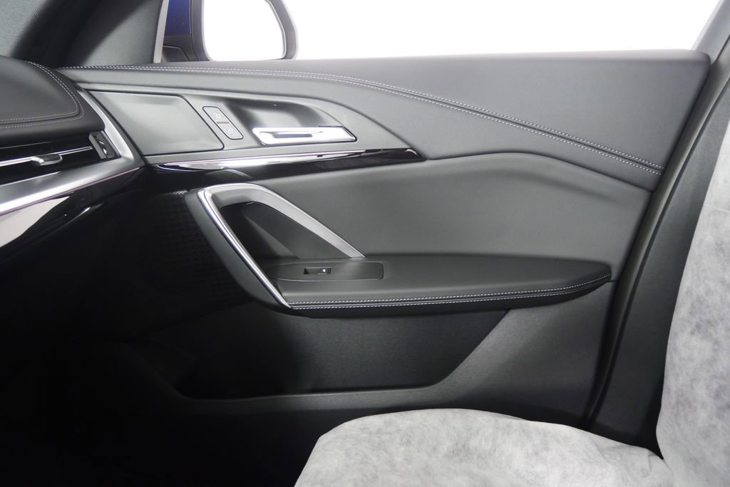 Used 2025 BMW X1 xDrive28i w/ Convenience Package AWD/4WD image 21