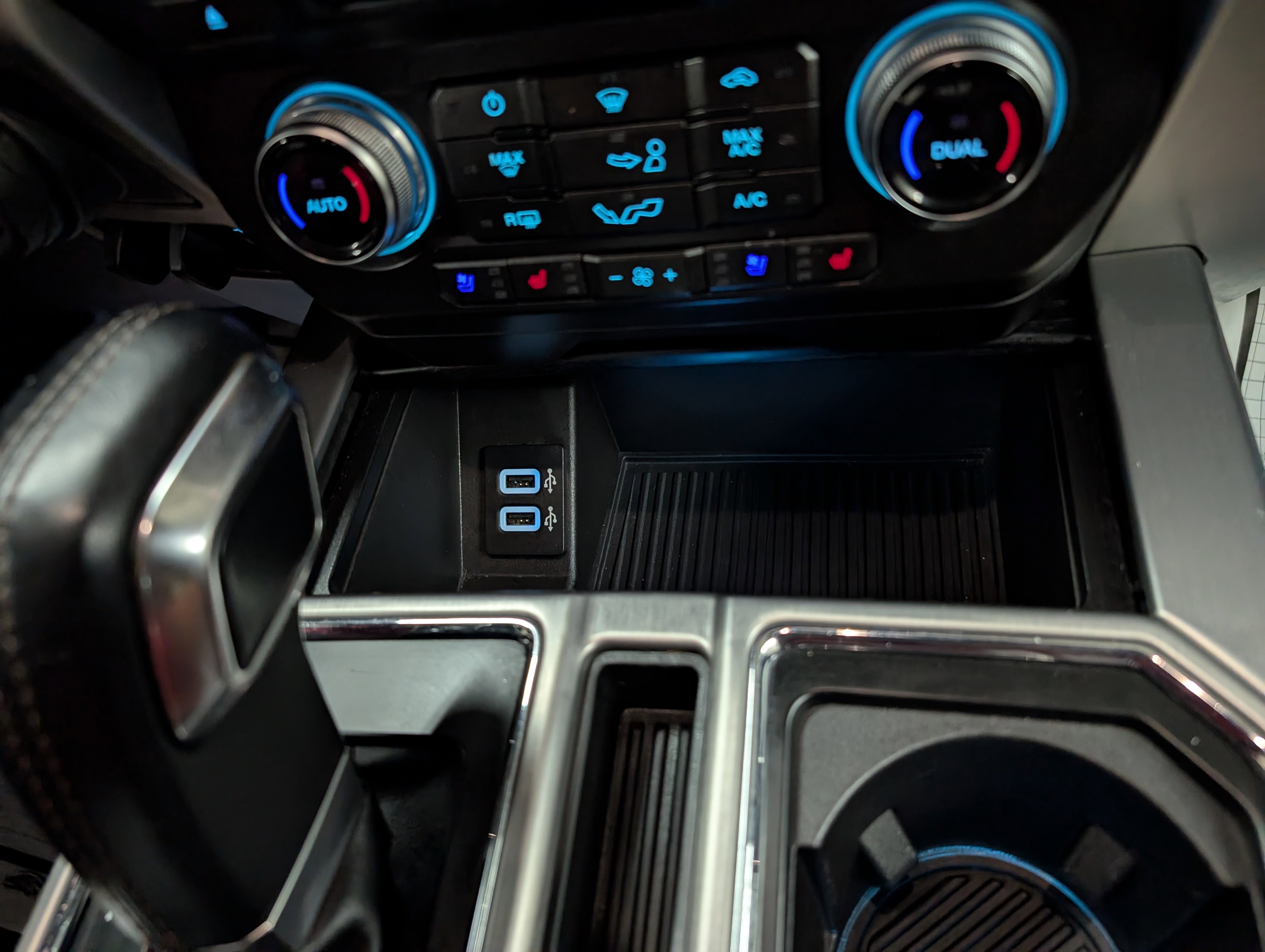 Used 2018 Ford F150 Platinum w/ Equipment Group 701A Luxury image 19