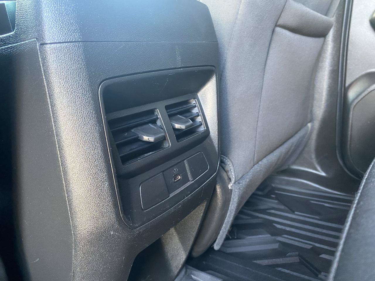 Used 2024 Chevrolet Colorado LT RWD image 14