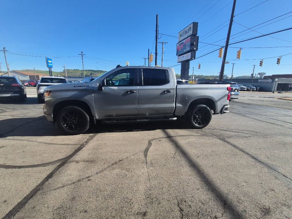 Used 2024 Chevrolet Silverado 1500 Custom w/ Turbomax Blackout Package AWD/4WD image 4