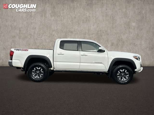 Used 2017 Toyota Tacoma 4x4 Double Cab image 8