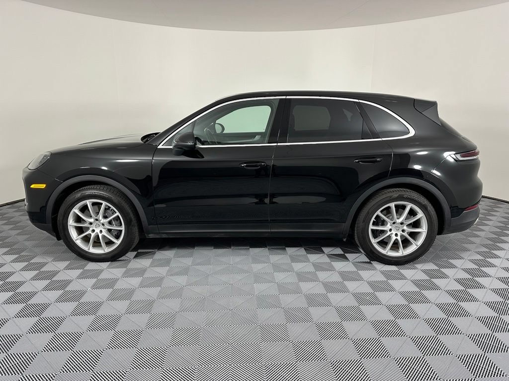 Certified 2024 Porsche Cayenne AWD/4WD image 2