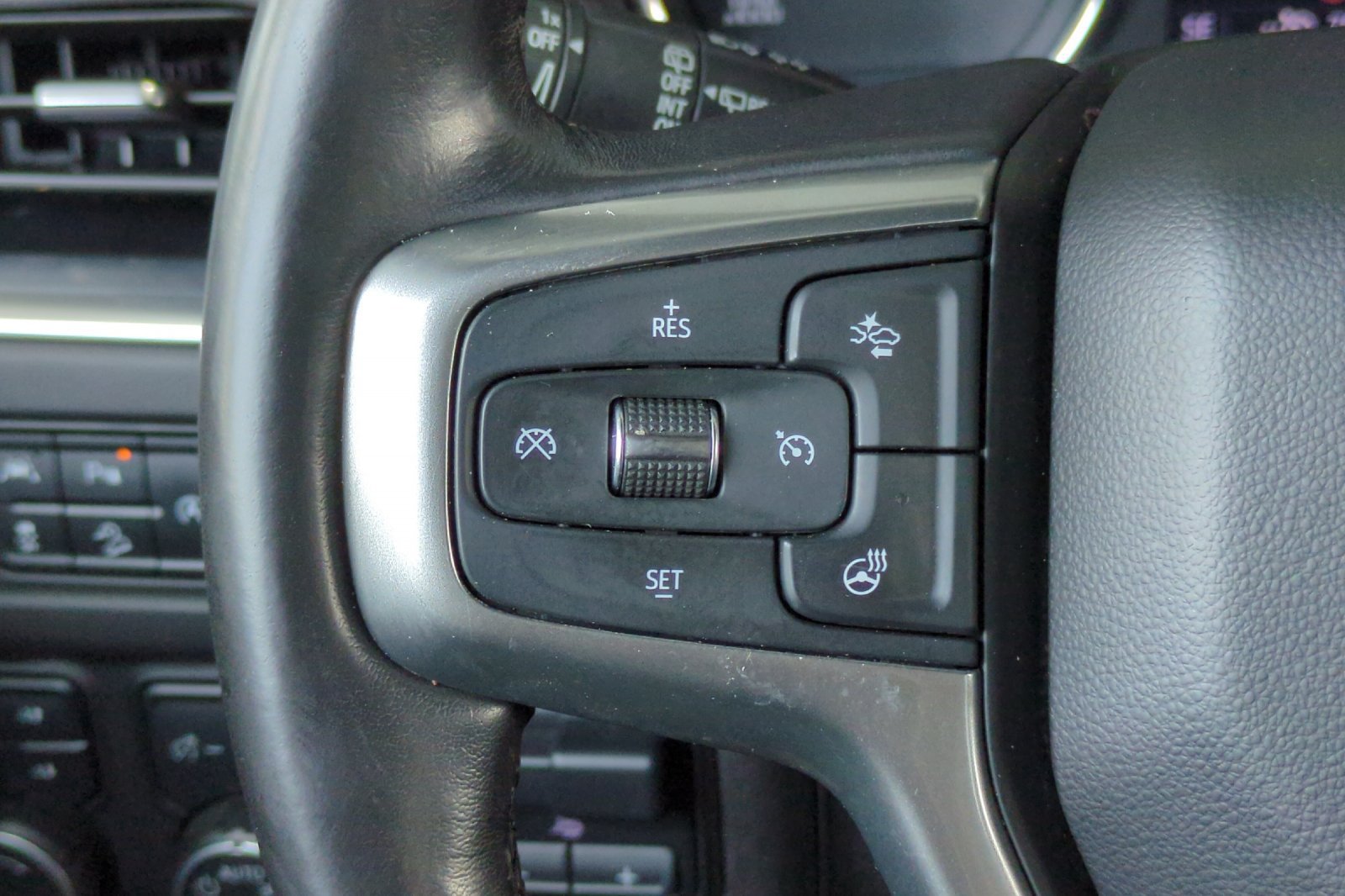 Used 2021 Chevrolet Tahoe Z71 w/ Z71 Signature Package AWD/4WD image 33