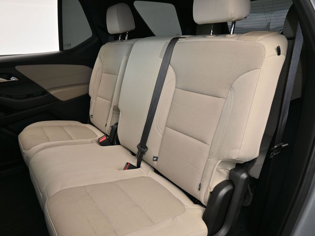 Used 2023 Chevrolet Traverse LS image 30
