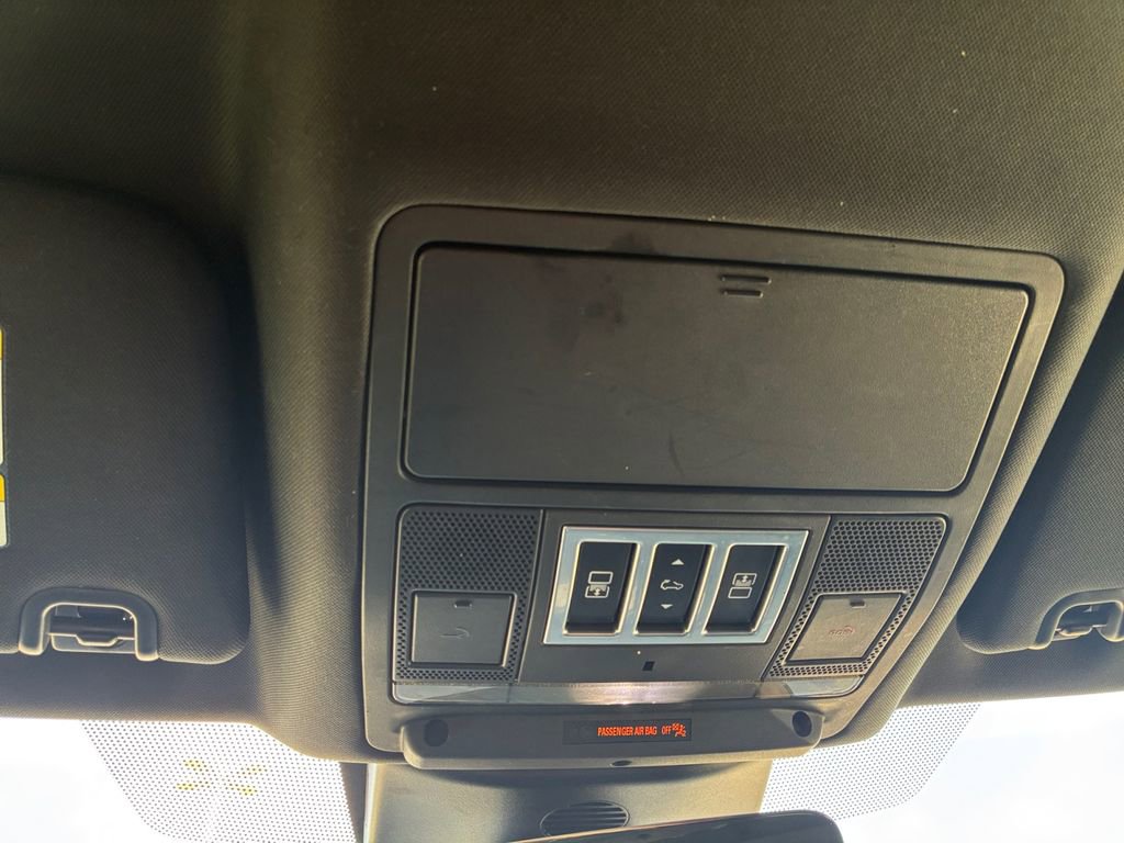 Used 2020 Land Rover Discovery HSE AWD/4WD image 25