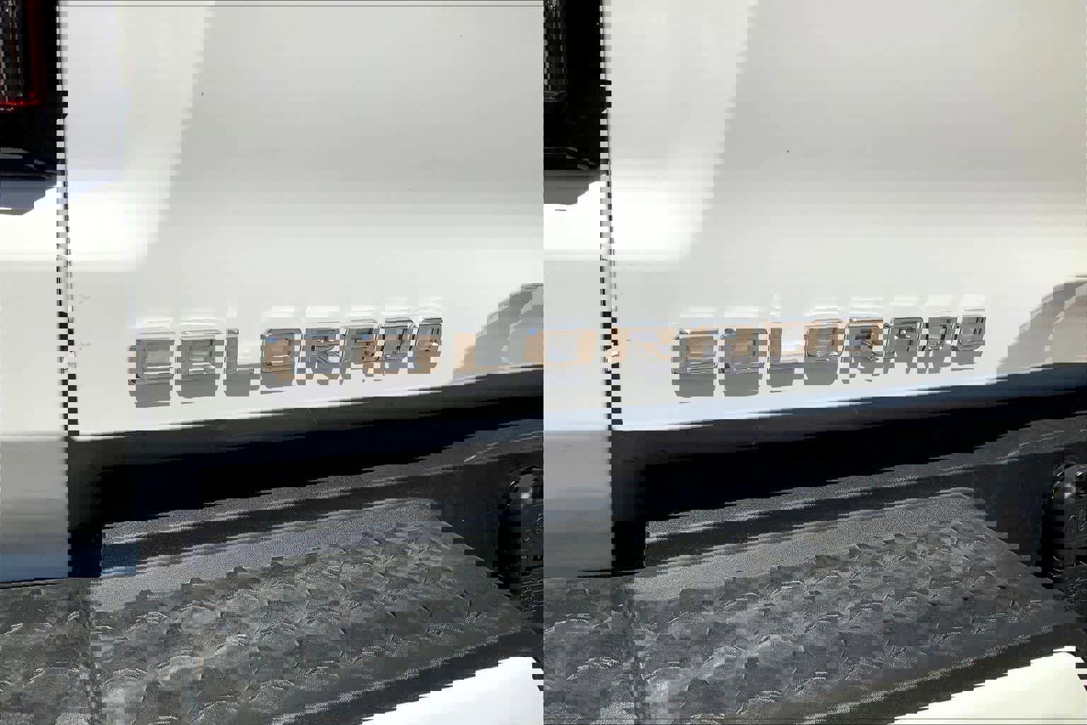 Used 2024 Chevrolet Colorado LT w/ LT Convenience Package image 32