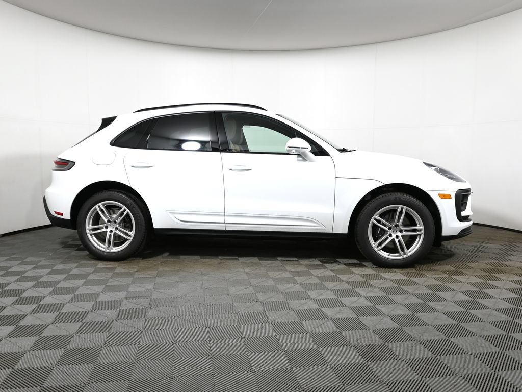 Used 2026 Porsche Macan AWD/4WD image 8