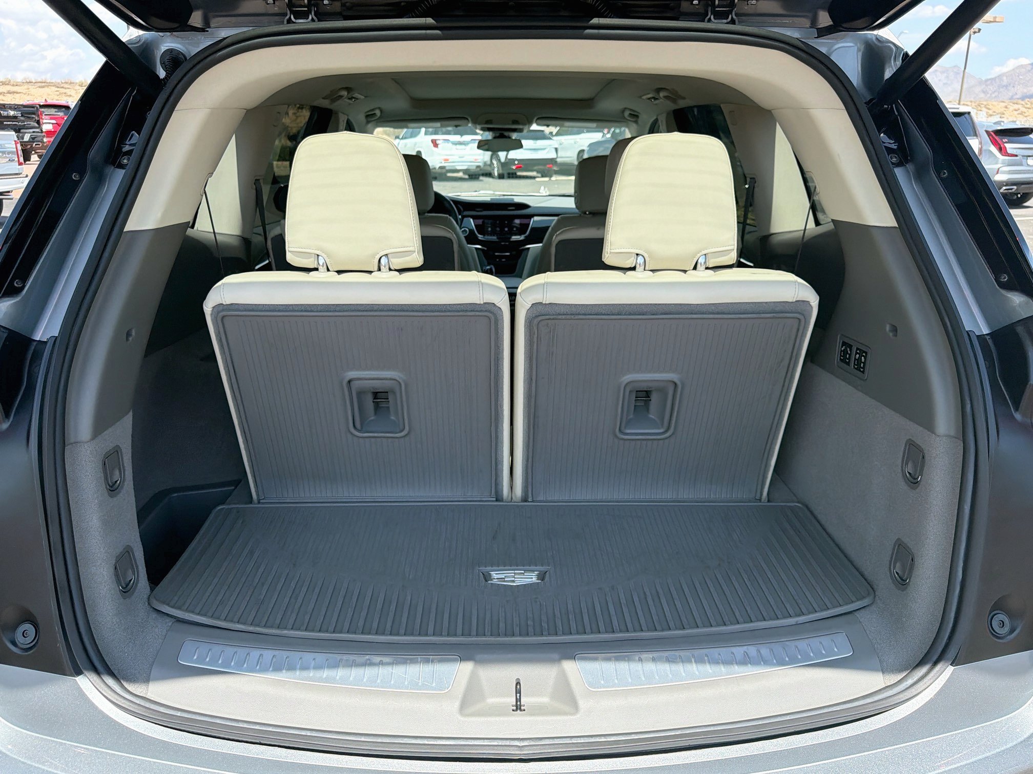 Certified 2024 Cadillac XT6 Premium Luxury w/ LPO, Floor Liner Package FWD image 28