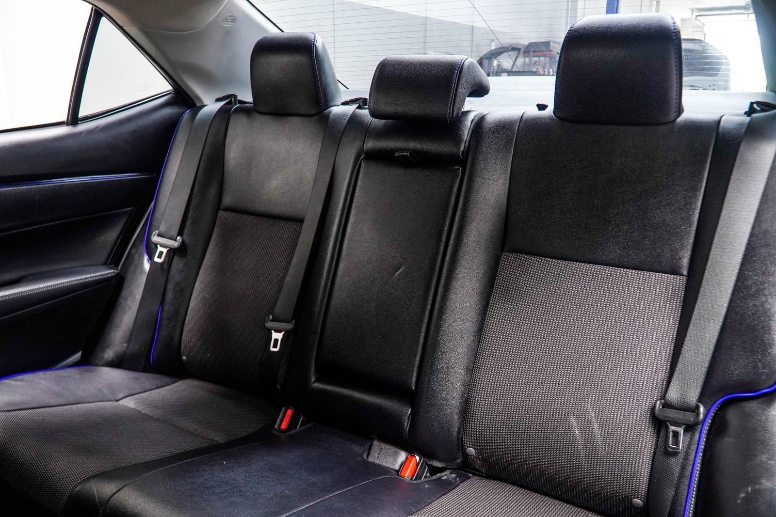 Used 2018 Toyota Corolla SE image 37