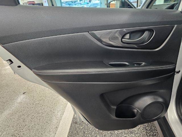Used 2020 Nissan Rogue S AWD/4WD image 24