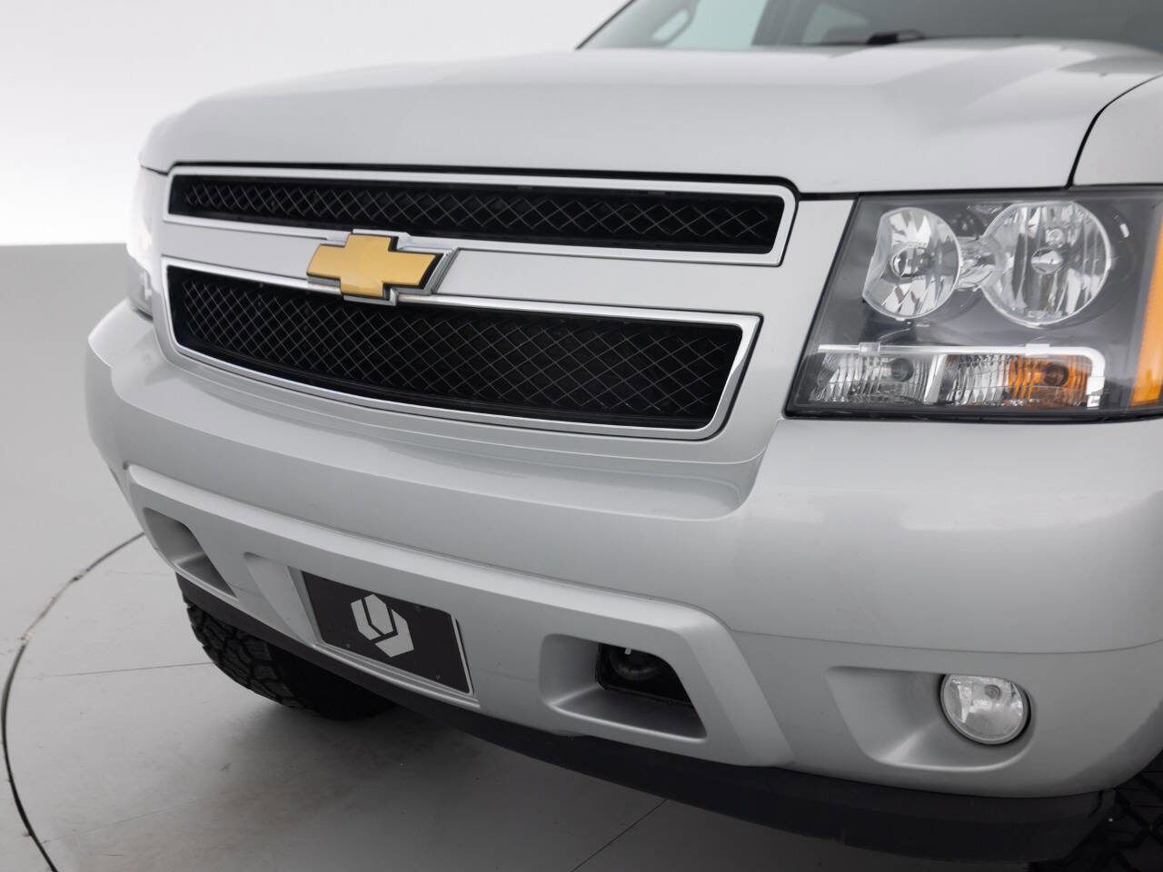 Used 2013 Chevrolet Suburban LT w/ Luxury Package AWD/4WD image 16