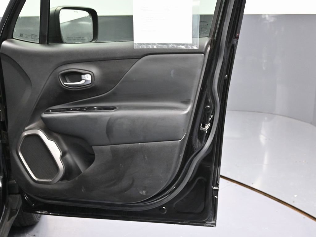 Used 2022 Jeep Renegade Latitude image 33