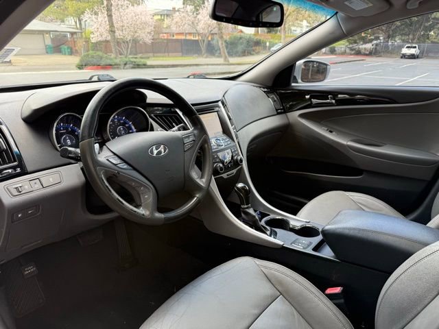 Used 2012 Hyundai Sonata Limited w/ Navigation Pkg image 10