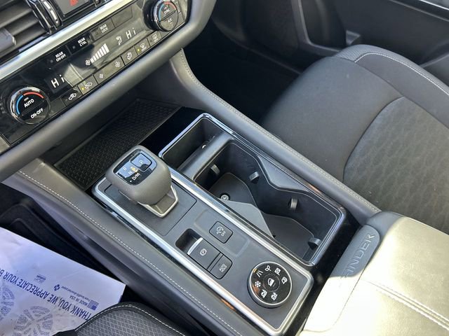 Used 2024 Nissan Pathfinder SV w/ Black Appearance Package image 22