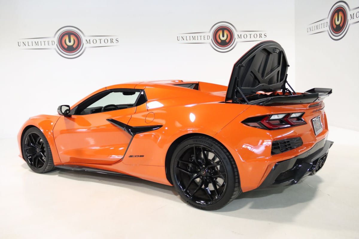 Used 2025 Chevrolet Corvette Z06 RWD image 69