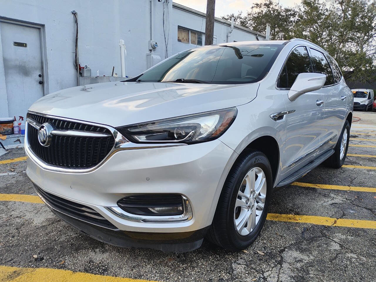 Used 2019 Buick Enclave Premium w/ LPO, Hit The Road Package FWD image 2