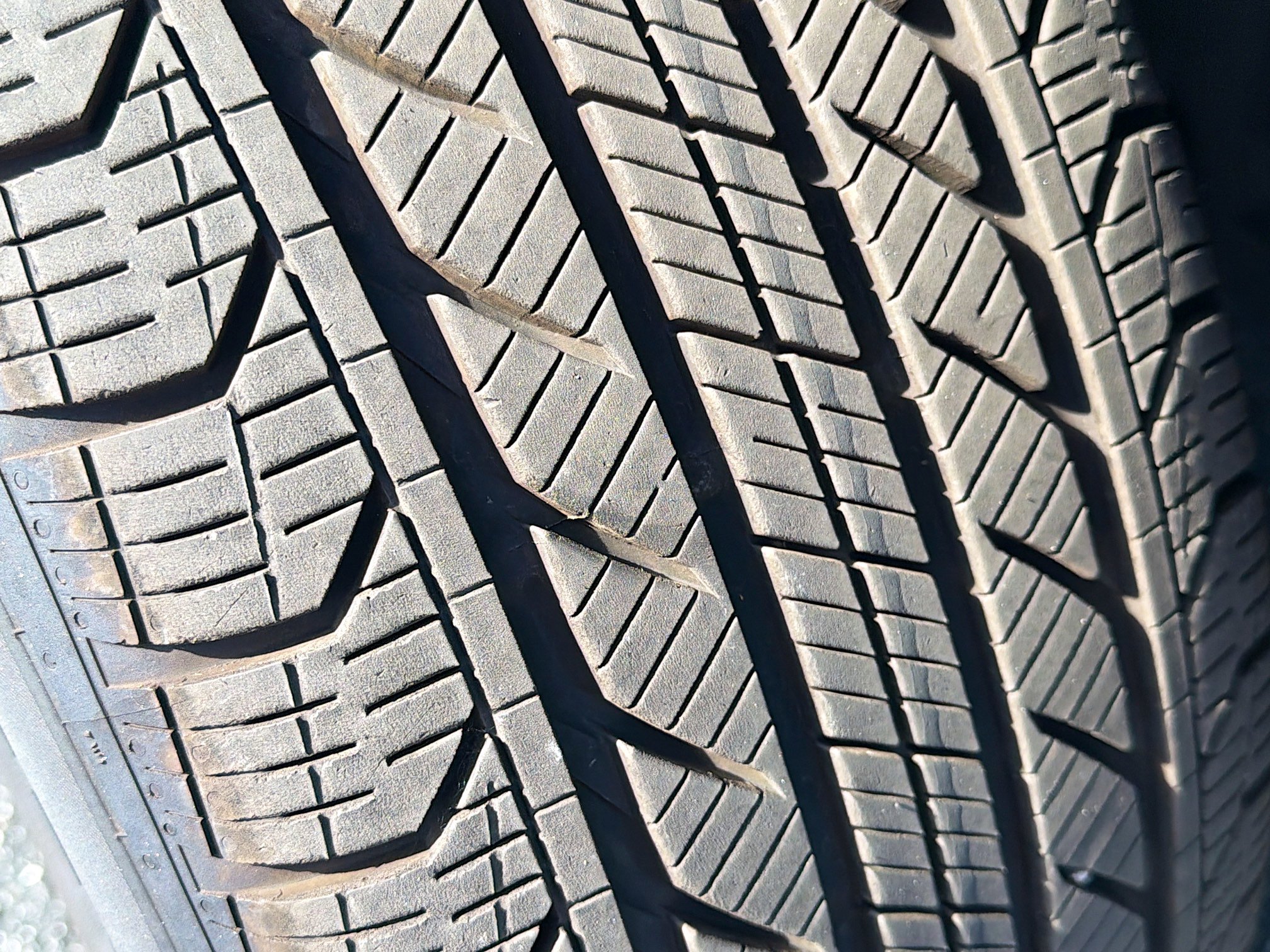 Used 2025 Mercedes-Benz GLC 350e 4MATIC image 9