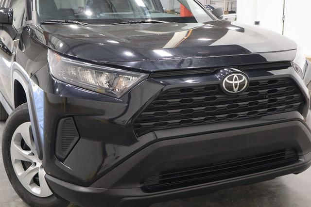 Used 2021 Toyota RAV4 LE image 40