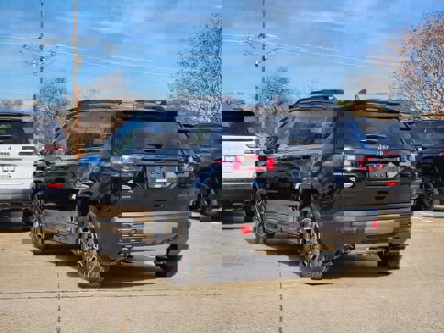 New 2026 Jeep Cherokee Limited image 4