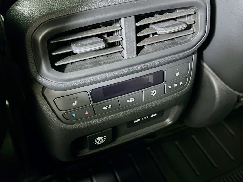Used 2025 Honda Pilot Black Edition image 33