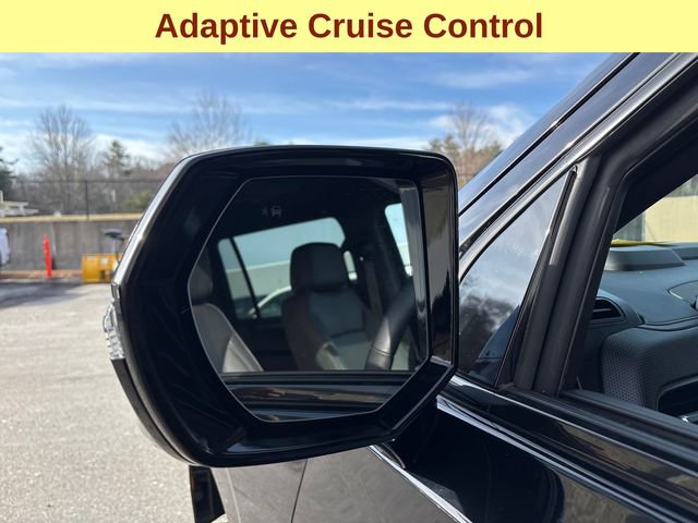Used 2025 Chevrolet Suburban RST w/ Comfort Package AWD/4WD image 8