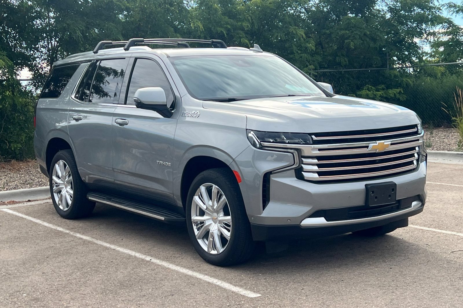 Used 2024 Chevrolet Tahoe High Country w/ Advanced Technology Package AWD/4WD image 2